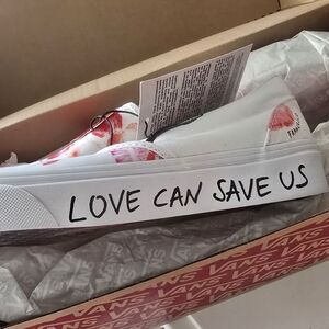 Vans lip print shoes